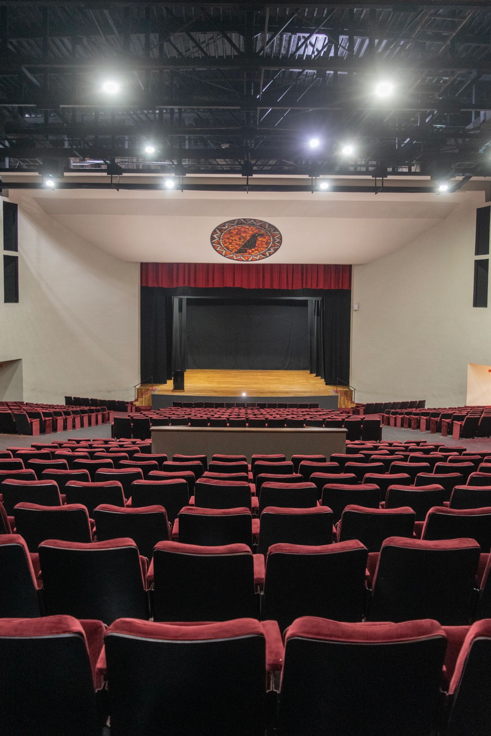 El templo de la cultura en el oeste: el renacer del Teatro Niños
