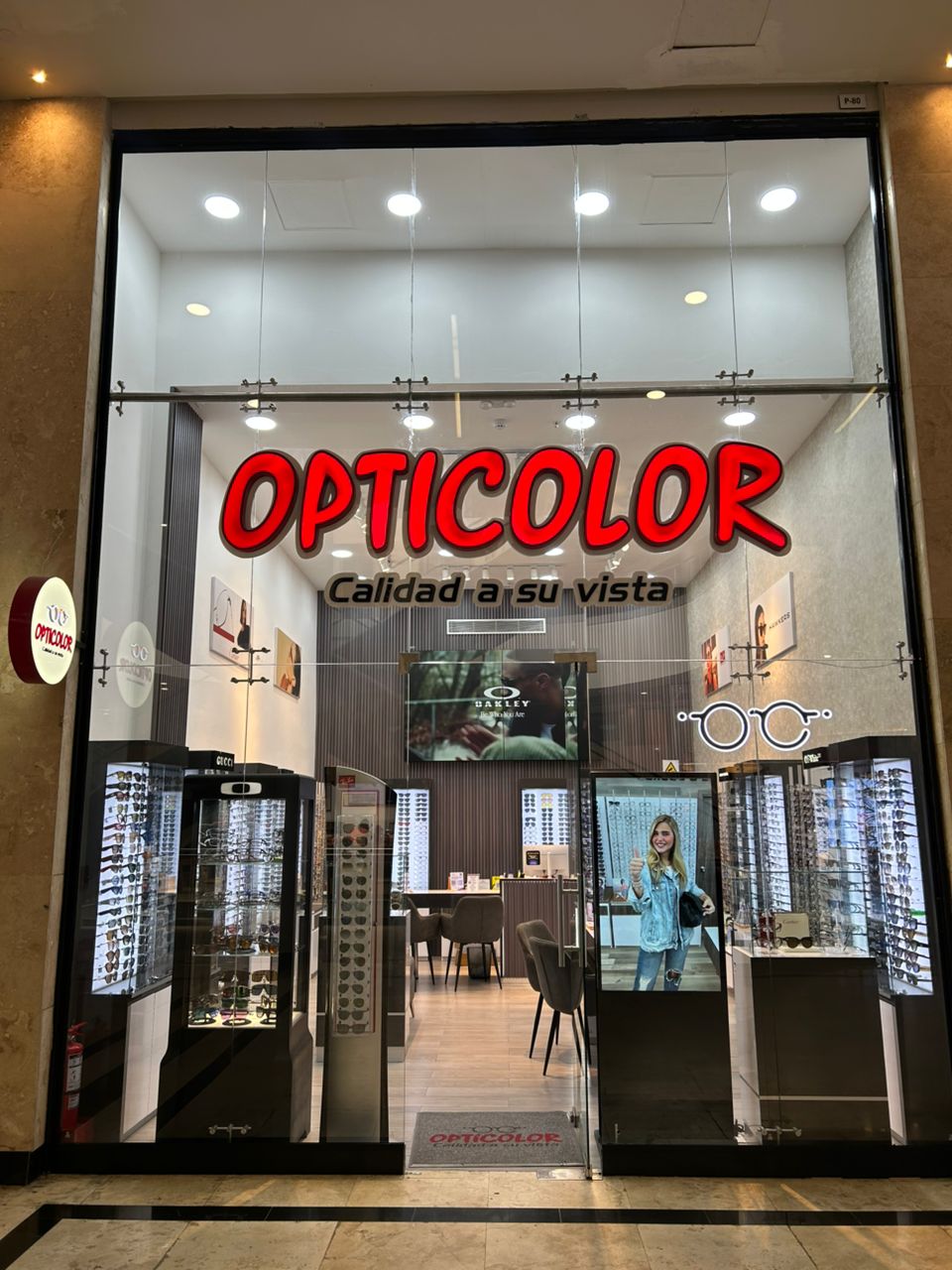 Opticolor ofrece un innovador plan de financiamiento en cuotas a nivel nacional.